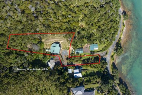 Photo of property in 99 Kawakawa Bay Coast Road, Kawakawa Bay, Papakura, 2585