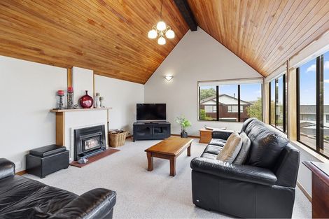 Photo of property in 25 Thatcher Crescent, Crofton Downs, Wellington, 6035