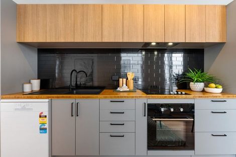 Photo of property in 23 Elizabeth Street, Mount Victoria, Wellington, 6011