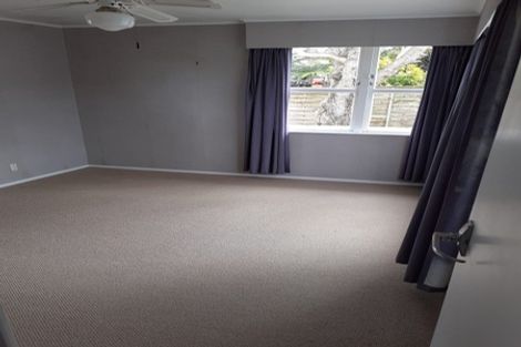 Photo of property in 81 Lauderdale Road, Birkdale, Auckland, 0626