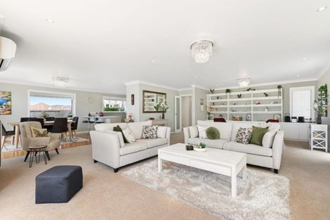 Photo of property in 37 Glenmonarch Place, Pyes Pa, Tauranga, 3112