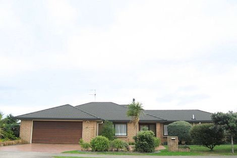 Photo of property in 17 Kotuku Drive, Paraparaumu Beach, Paraparaumu, 5032