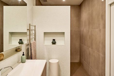 Photo of property in 4 Francis Bell Grove, Lowry Bay, Lower Hutt, 5013