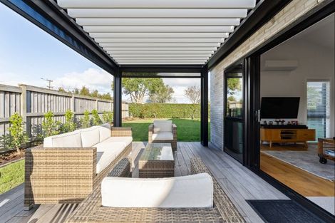 Photo of property in 8 Tiaki Lane, Matakana, 0985