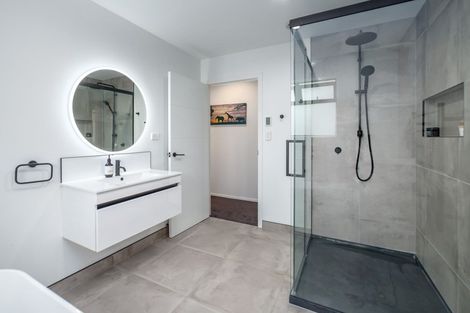 Photo of property in 8 Takahe Drive, Carterton, 5713