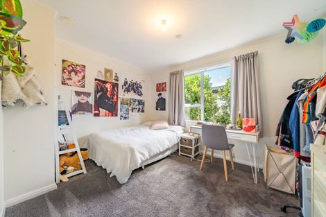 Photo of property in 4 Pekanga Road, Normandale, Lower Hutt, 5010