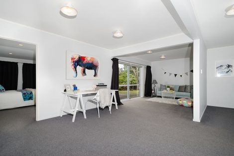 Photo of property in 59 Moontide Road, Kumeu, 0892