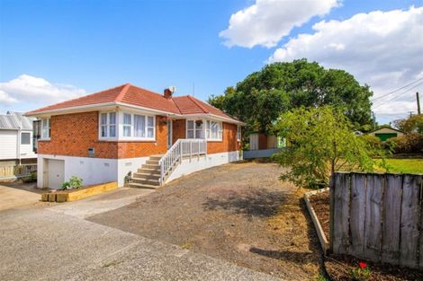 Photo of property in 104 Lincoln Park Avenue, Massey, Auckland, 0614