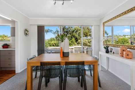 Photo of property in 1/3 Bronwyn Place, Torbay, Auckland, 0630
