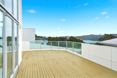 Photo of property in 122 Kittiwake Drive, Schnapper Rock, Auckland, 0632