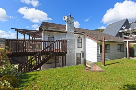 Photo of property in 6 Pioneer Grove, Silverstream, Upper Hutt, 5019