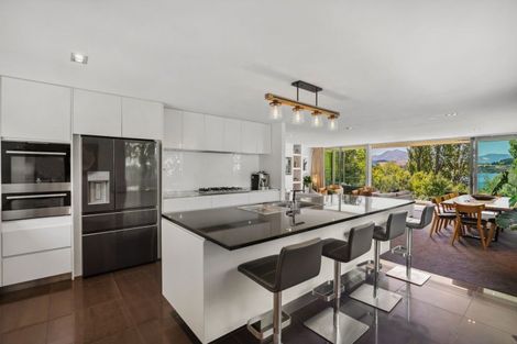 Photo of property in 10 Tapley Paddock, Wanaka, 9305