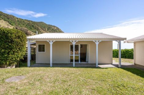 Photo of property in 879 Mataikona Road, Mataikona, Masterton, 5889