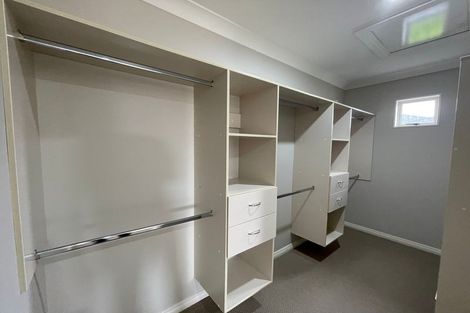 Photo of property in 32 Kaseng Place, East Tamaki Heights, Auckland, 2016