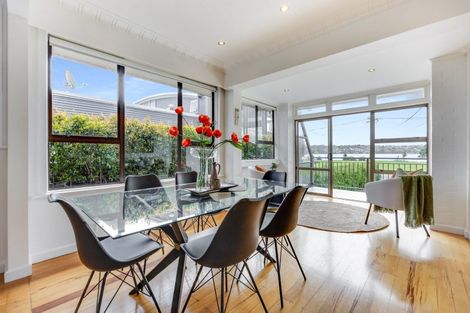 Photo of property in 65 Kiwi Esplanade, Mangere Bridge, Auckland, 2022
