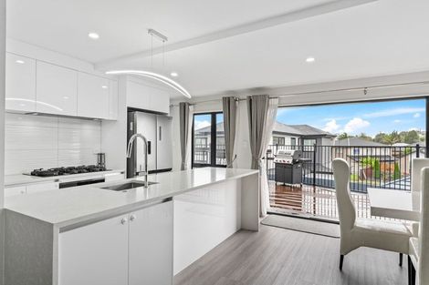 Photo of property in 4 Tawapou Close, Massey, Auckland, 0614