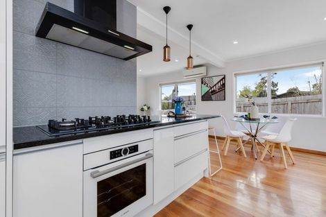 Photo of property in 13 Seabar Place, Glen Eden, Auckland, 0602