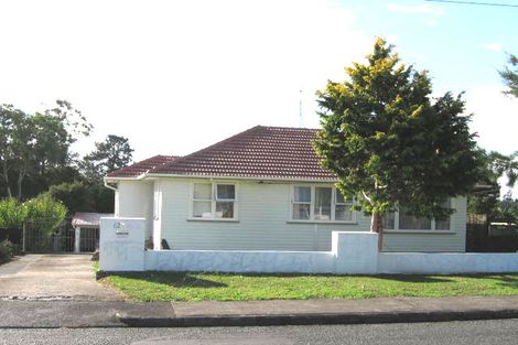 Photo of property in 62 Glen Marine Parade, Glendene, Auckland, 0602