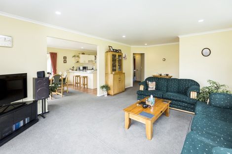 Photo of property in 3 Ormrod Grove, Riverstone Terraces, Upper Hutt, 5018