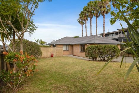 Photo of property in 6 Robinia Place, Snells Beach, 0920