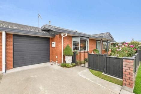 Photo of property in 6 Surrey Lane, Levin, 5510
