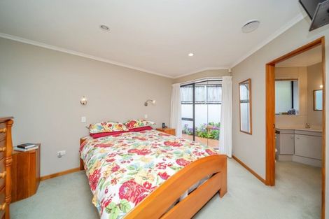 Photo of property in 7 Rimu Street, Strandon, New Plymouth, 4312