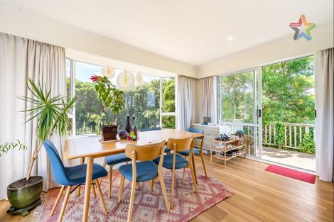 Photo of property in 4 Pekanga Road, Normandale, Lower Hutt, 5010