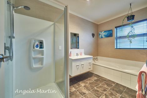 Photo of property in 47a Rosalie Terrace, Kelvin Grove, Palmerston North, 4414