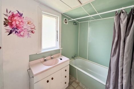 Photo of property in 3 Daniell Street, Bulls, 4818