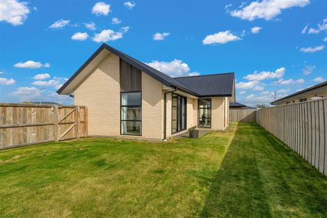 Photo of property in 9 Deans Place, Amberley, 7410