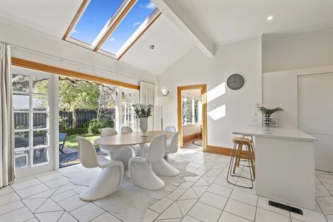 Photo of property in 52 Ira Street, Miramar, Wellington, 6022