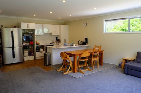 Photo of property in 1/102 Chester Road, Tawa, Wellington, 5028
