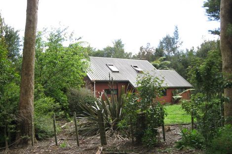 Photo of property in 16 Kanuka Road, Bombay, 2675