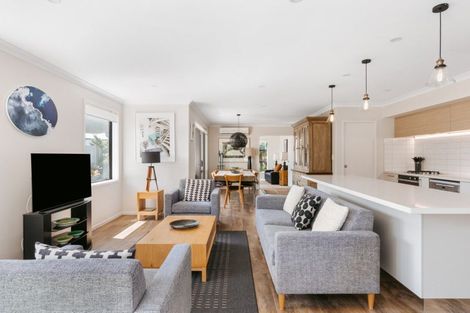 Photo of property in 44 Hiria Crescent, Papamoa Beach, Papamoa, 3118