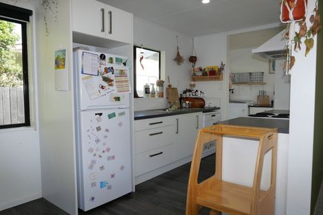 Photo of property in 6 Rodney Grove, Paraparaumu, 5032