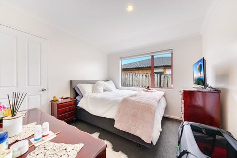 Photo of property in 8 Eloise Place, Clendon Park, Auckland, 2103