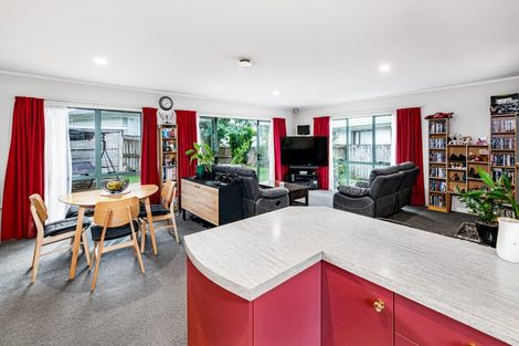 Photo of property in 7a Patrice Place, Massey, Auckland, 0614
