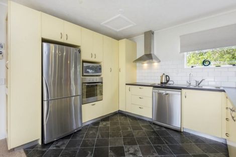 Photo of property in 2 Serenity Grove, Maoribank, Upper Hutt, 5018