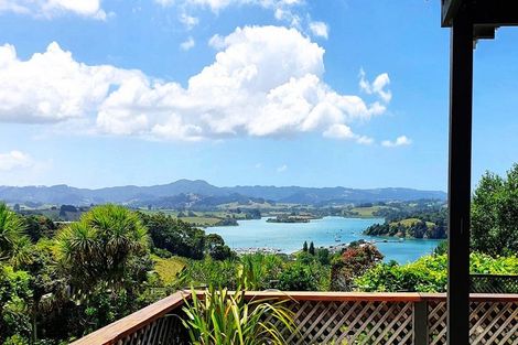 Photo of property in 76 Brick Bay Drive, Sandspit, Warkworth, 0982