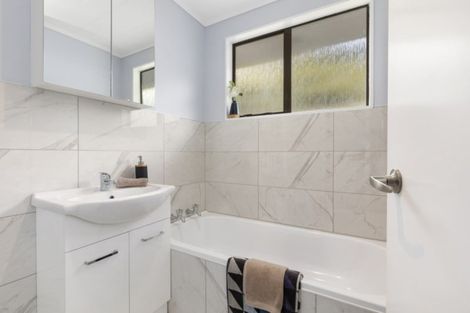 Photo of property in 43b Hartford Crescent, Totara Park, Upper Hutt, 5018