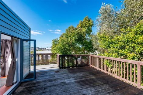 Photo of property in 20a Belleaire Court, West Harbour, Auckland, 0618