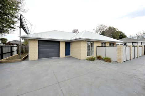 Photo of property in 4a Pinehurst Crescent, Russley, Christchurch, 8042