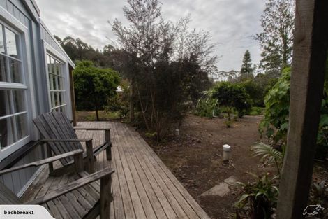 Photo of property in 25 Donnelly Street, Oakura, 4314