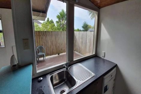 Photo of property in 48 Tauhinu Road, Greenhithe, Auckland, 0632