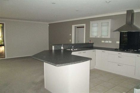 Photo of property in 16 San Clemento Way, Rototuna, Hamilton, 3210