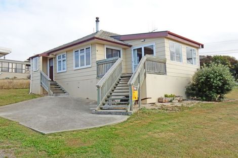 Photo of property in 15 Semple Street, Kakanui, Oamaru, 9495