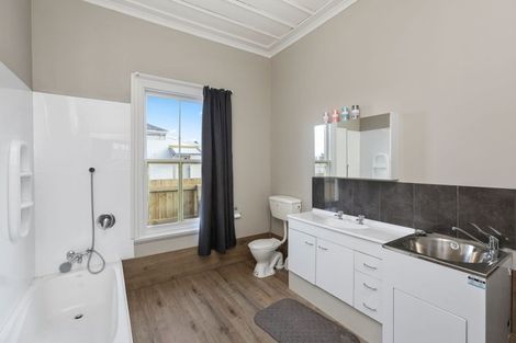 Photo of property in 75 Riemenschneider Street, Manaia, 4612