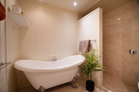 Photo of property in 94 Hargest Crescent, Saint Clair, Dunedin, 9012