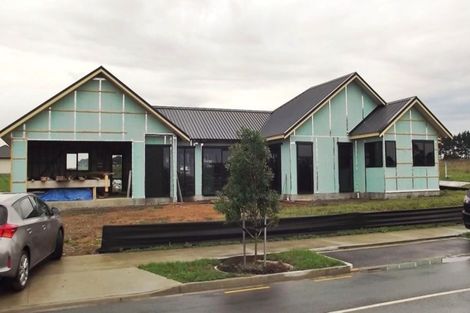 Photo of property in 13 Wheriko Avenue, Glenbrook, Waiuku, 2681