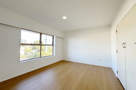 Photo of property in 2/75 Sabulite Road, Kelston, Auckland, 0602